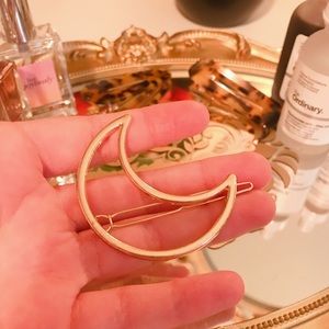 Moon hair clip